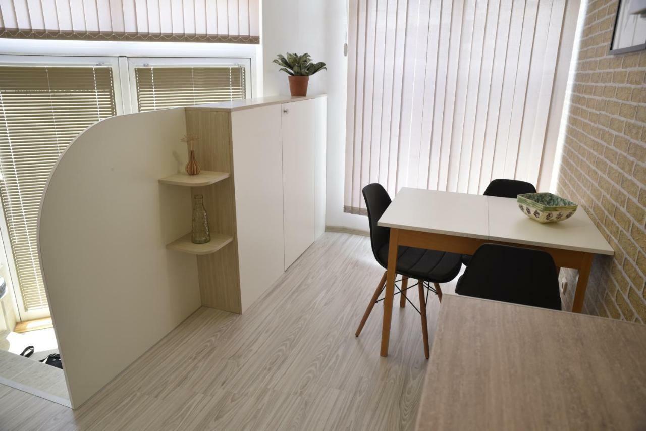 Studio Toni Apartment Sliven Bagian luar foto